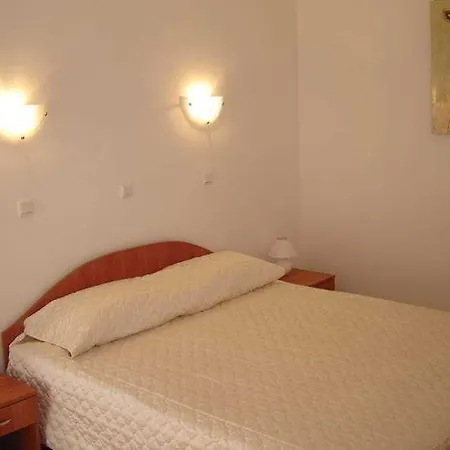 Hotel Laguna 2*